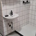 Sg *